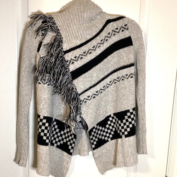 Abercrombie Kids Girls Open Cardigan Ribbed Sweater Fringe Warm Age 9-10 - Picture 4 of 7